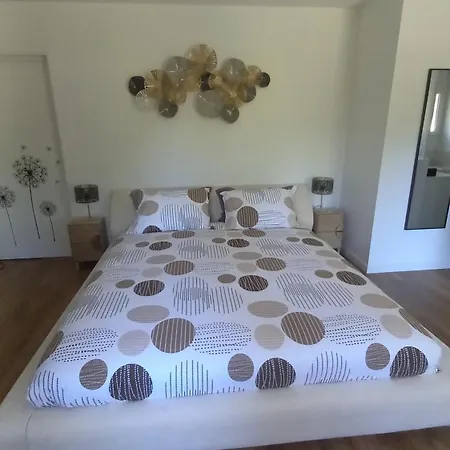 Rabbit House - La D'hotes Bed & Breakfast Singleyrac